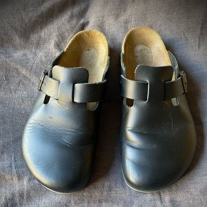 Birkenstock black leather clogs size 9.5 US (43UK)